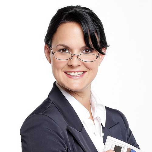 Porträt von Julia Schneider, Dozentin für Webentwicklung bei Altrixx