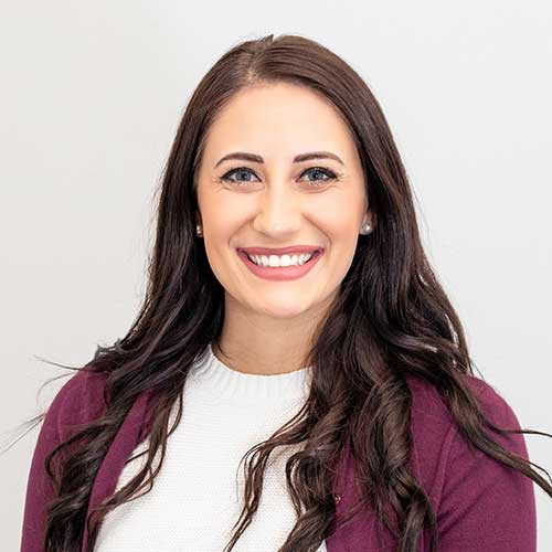 Porträt von Fatima Al-Khalil, Dozentin für Python und Automatisierung bei Altrixx